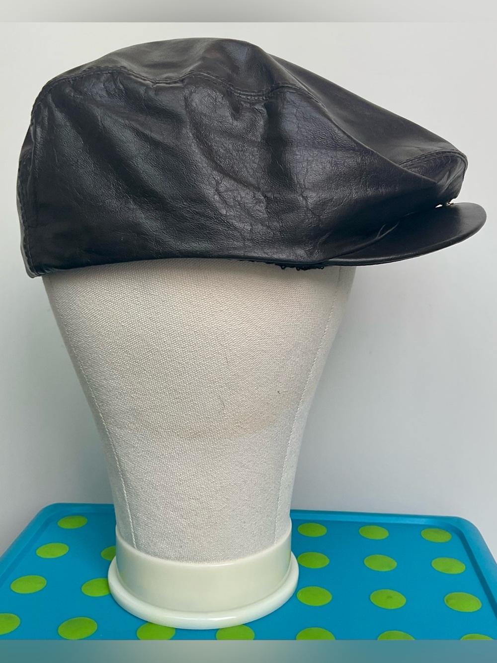 Kangol - black leather flat cap Size Small